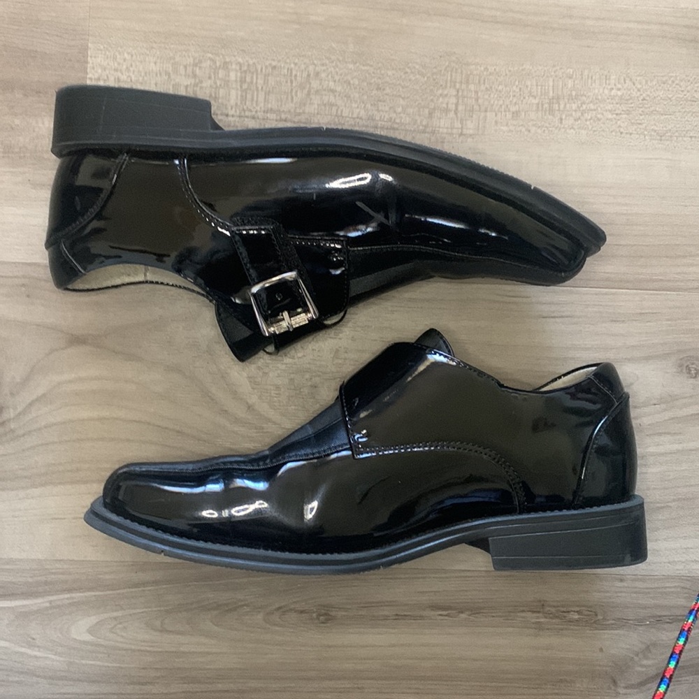 Easy Strider black dress shoe with buckle size 5 boys - Picture 4 of 6